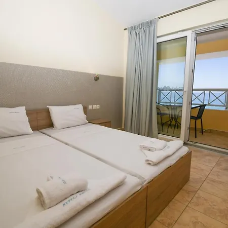 Hotell Nefeli Beach 4*