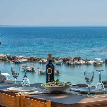 Hotell Nefeli Beach 4*